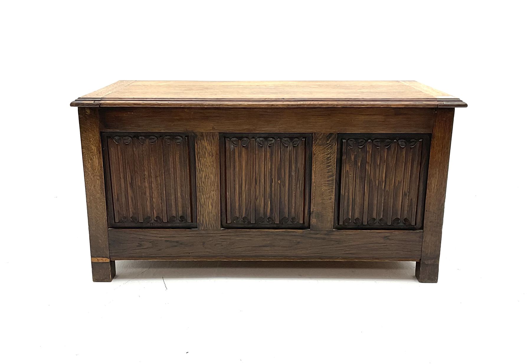 Late 20th century oak blanket box