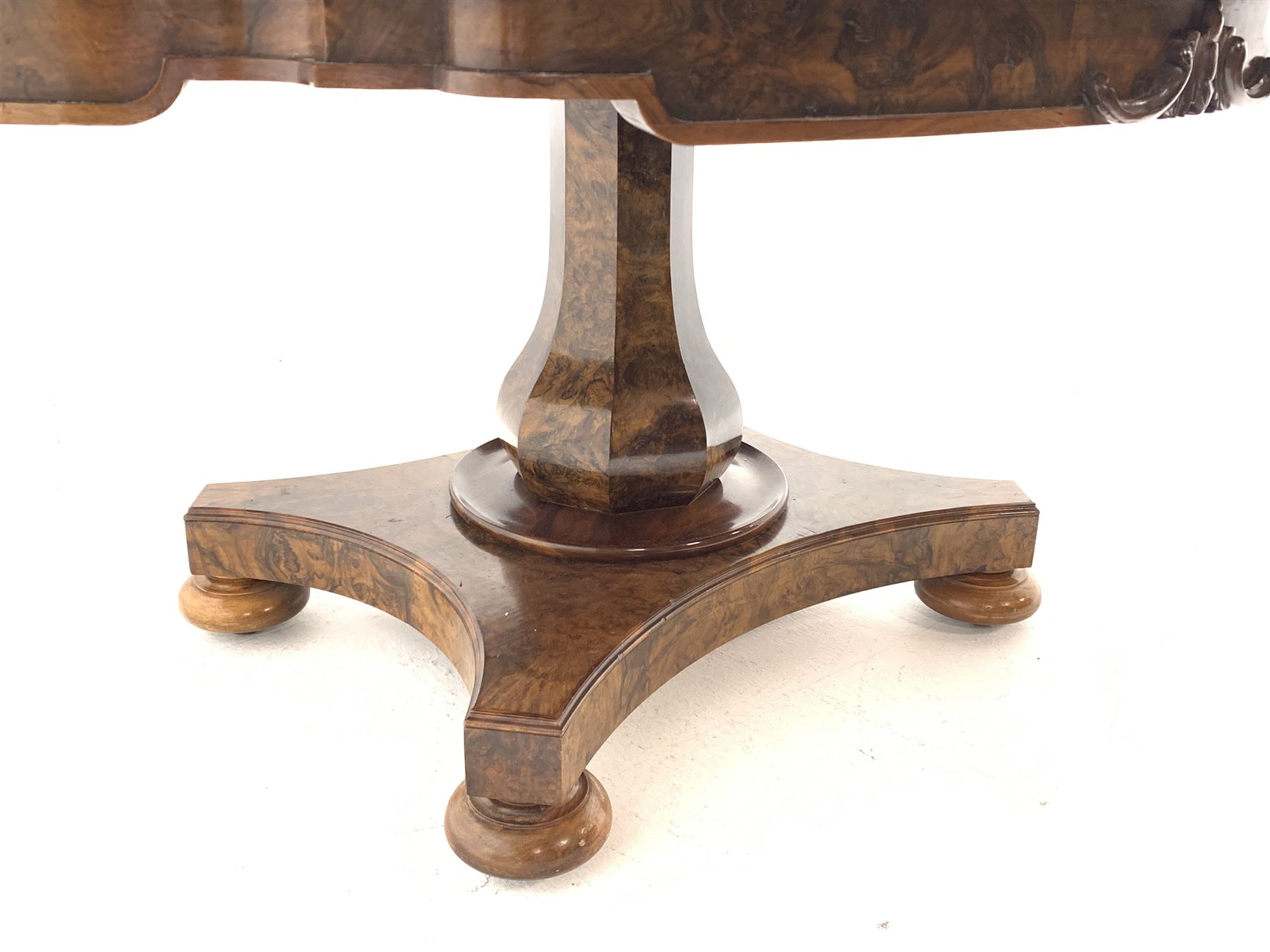 Victorian and later highly figured walnut table - Image 4 of 9