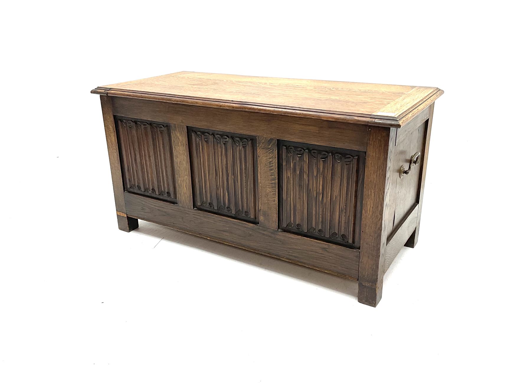 Late 20th century oak blanket box - Image 2 of 2