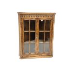 Late 20th century medium oak wall hanging corner cupboard