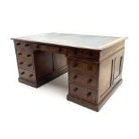 Victorian mahogany pedestal desk