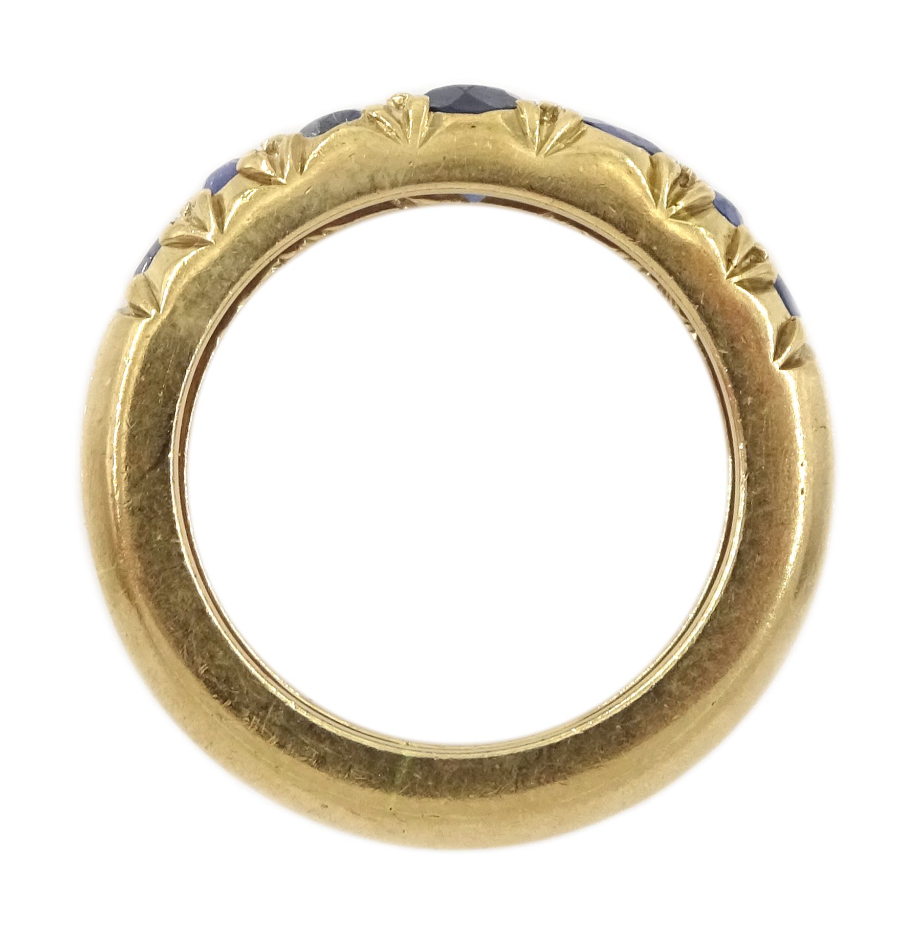 Gold graduating seven stone vari-cut sapphire ring - Image 4 of 4