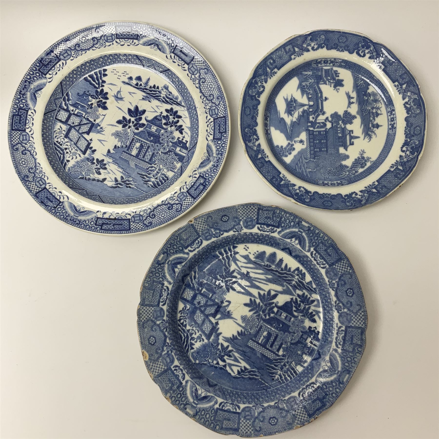 A group of 19th century blue and white transfer printed pottery - Image 7 of 7