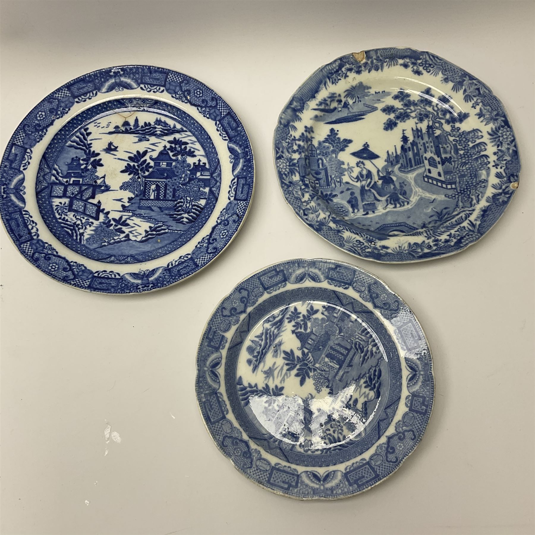A group of 19th century blue and white transfer printed pottery - Image 6 of 7