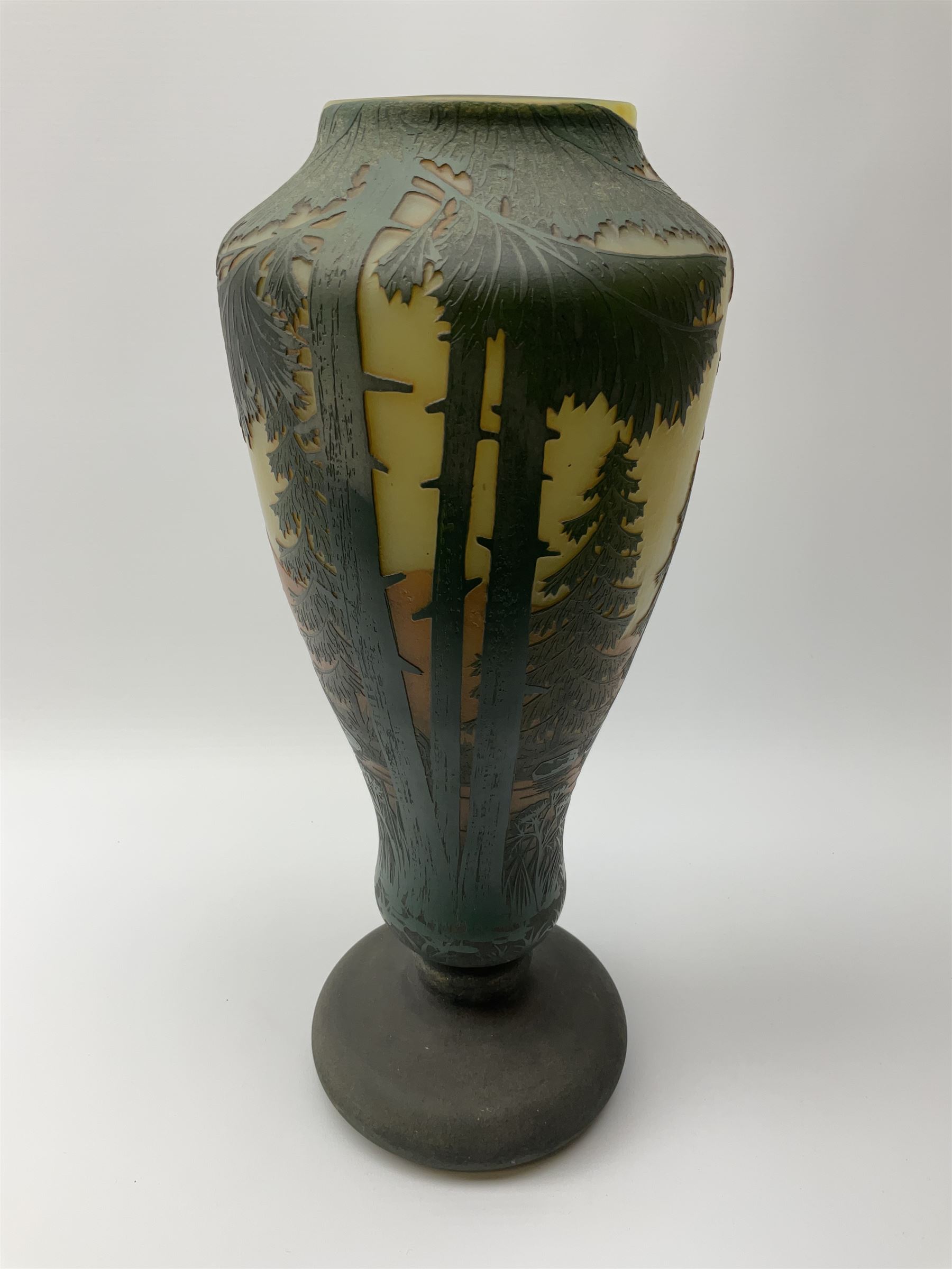 Reproduction Daum Nancy art nouveau style overlay and cut glass vase in ovoid form with a circular - Image 2 of 5