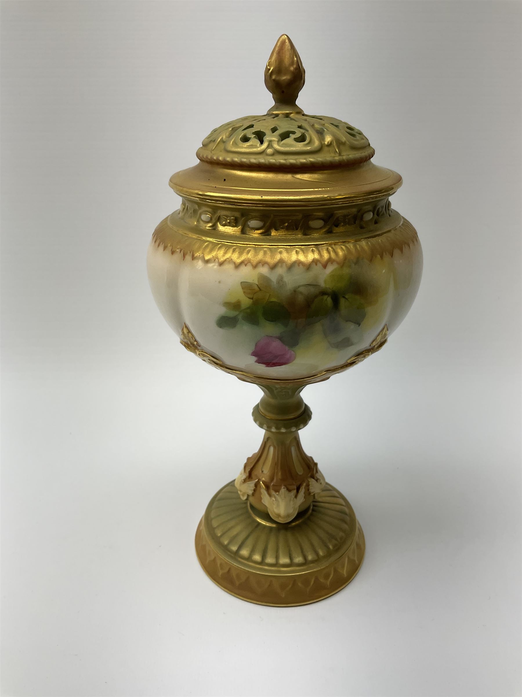 A Royal Worcester potpourri vase and cover - Image 5 of 7