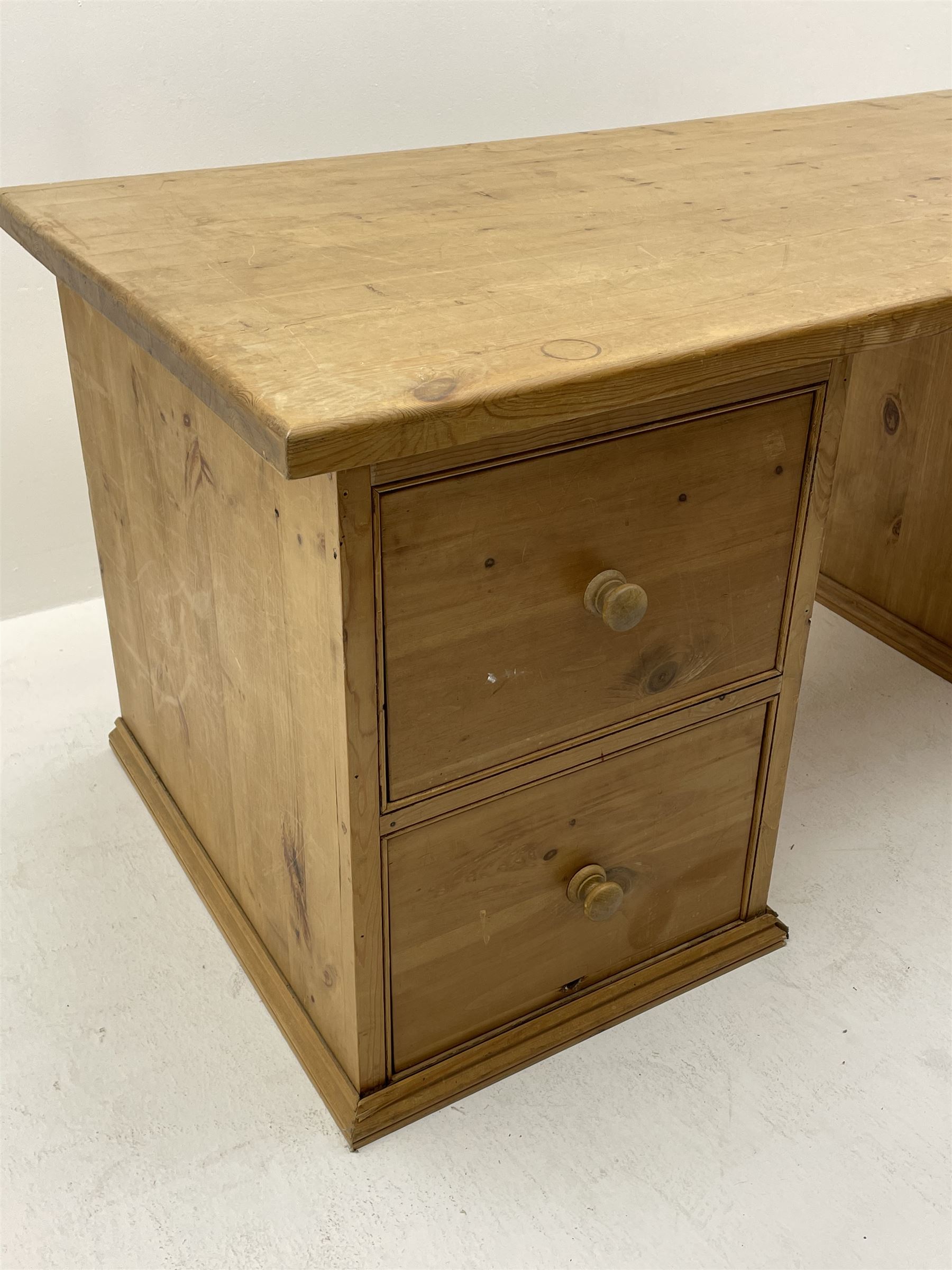 Large solid pine twin pedestal desk - Image 2 of 3
