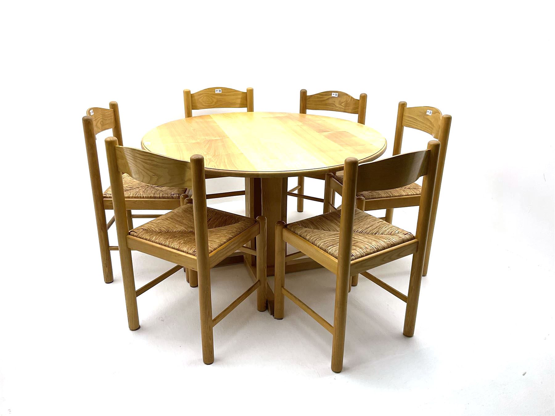 Treske of Thirsk circular ash dining table (D112cm