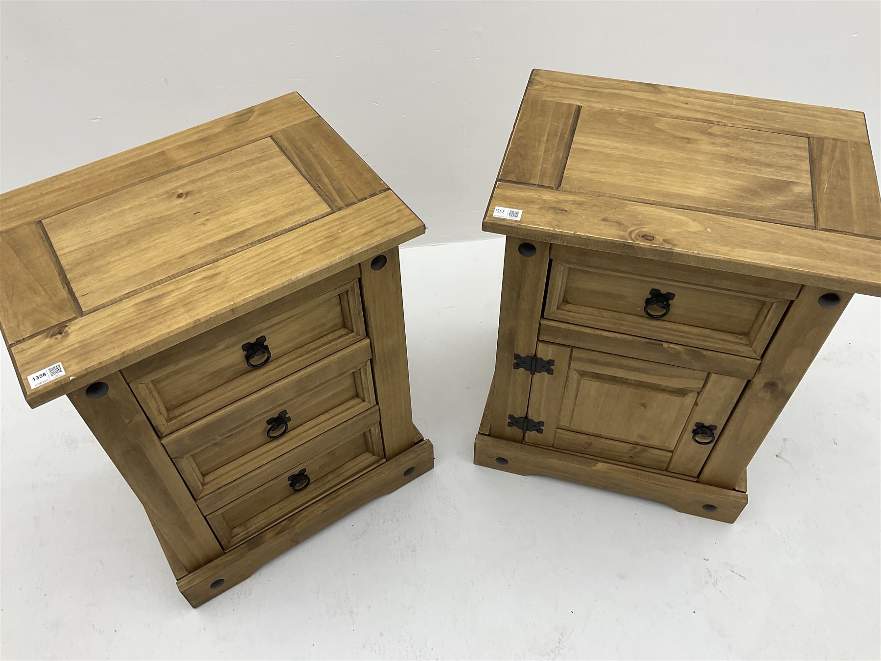 Pair rustic pine bedsides - Image 2 of 2