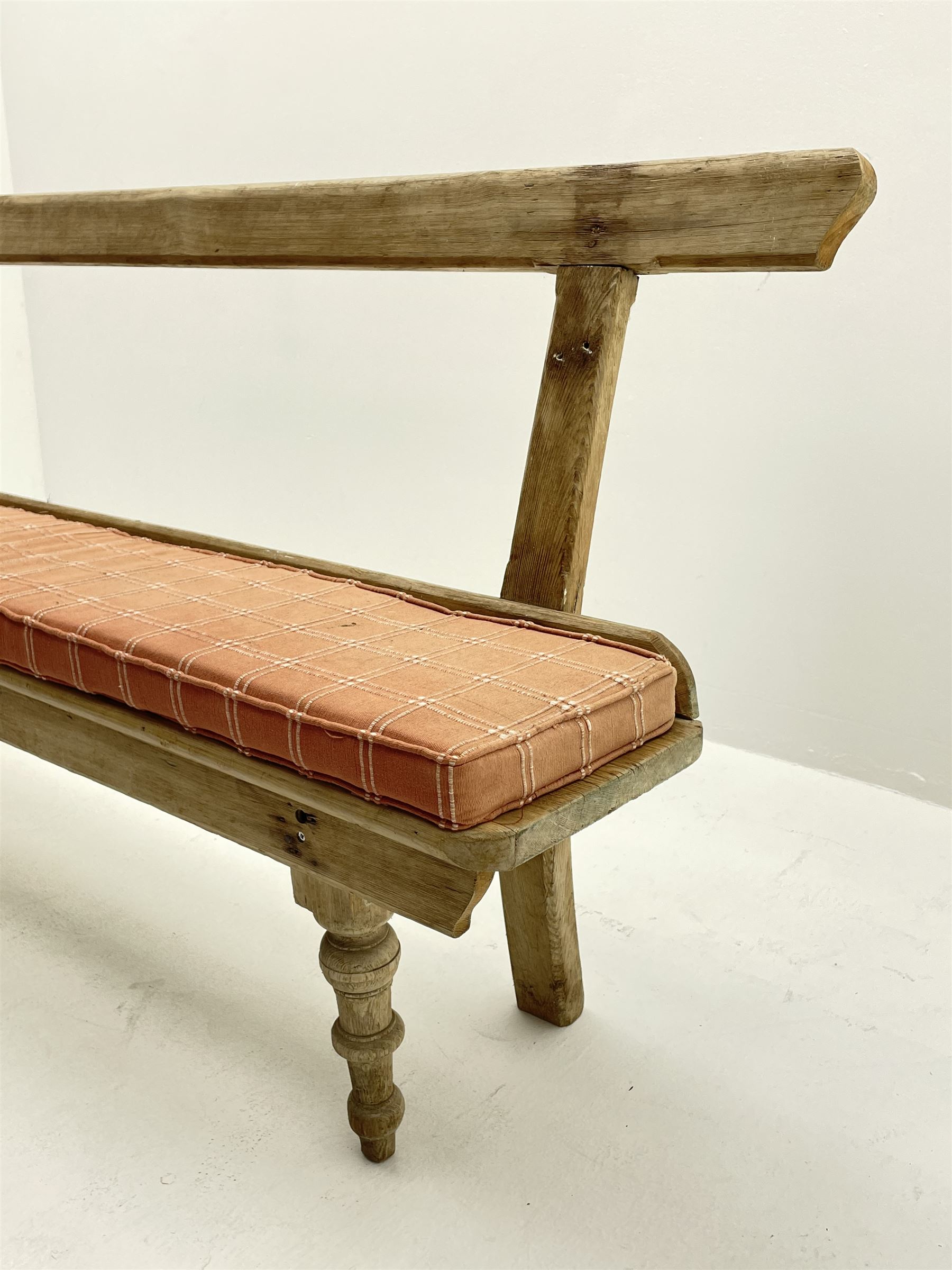 Rustic stripped pine bench with seat pad - Image 3 of 3