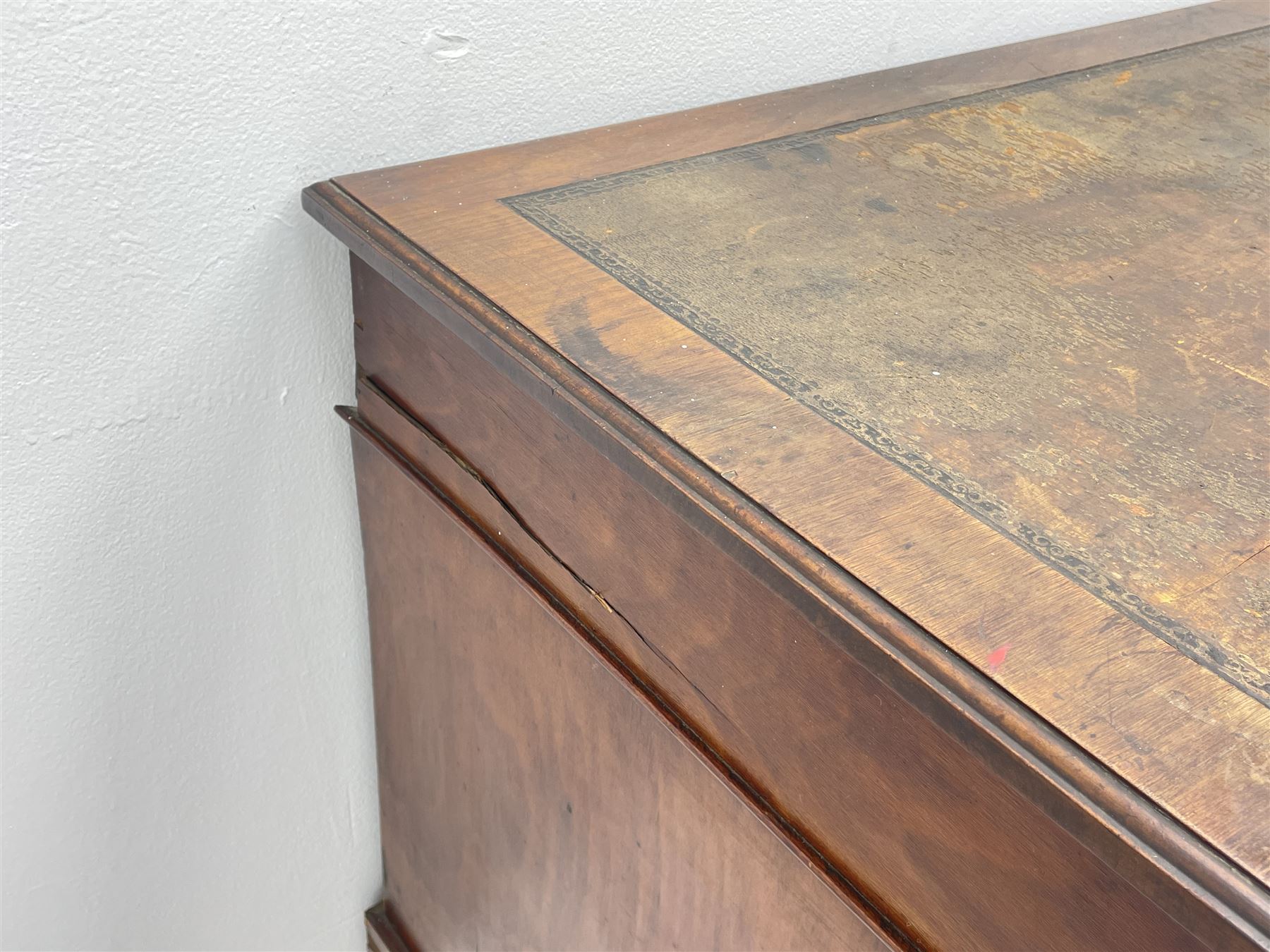 Late Victorian walnut twin pedestal desk of small proportions - Image 2 of 4