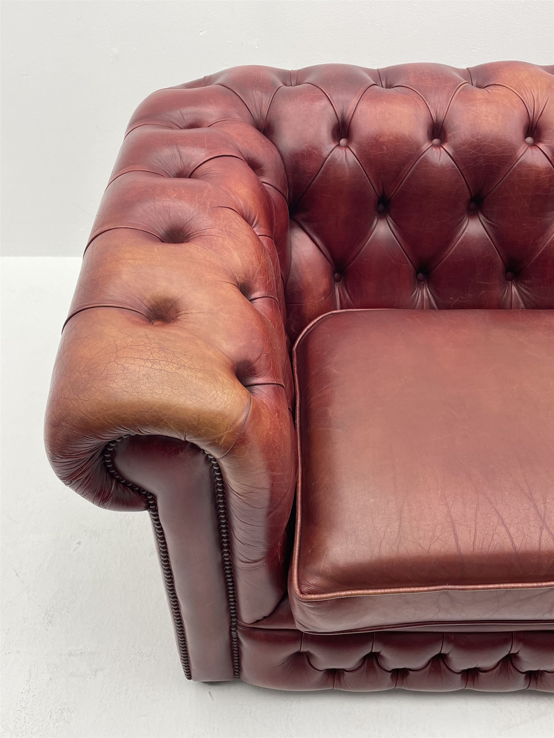 Two seat Chesterfield sofa - Image 5 of 5