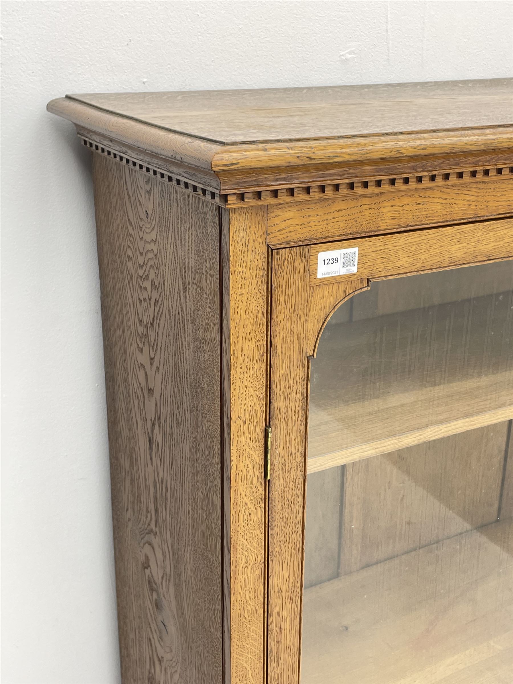 Edwardian oak glazed bookcase with drawer - Image 2 of 3