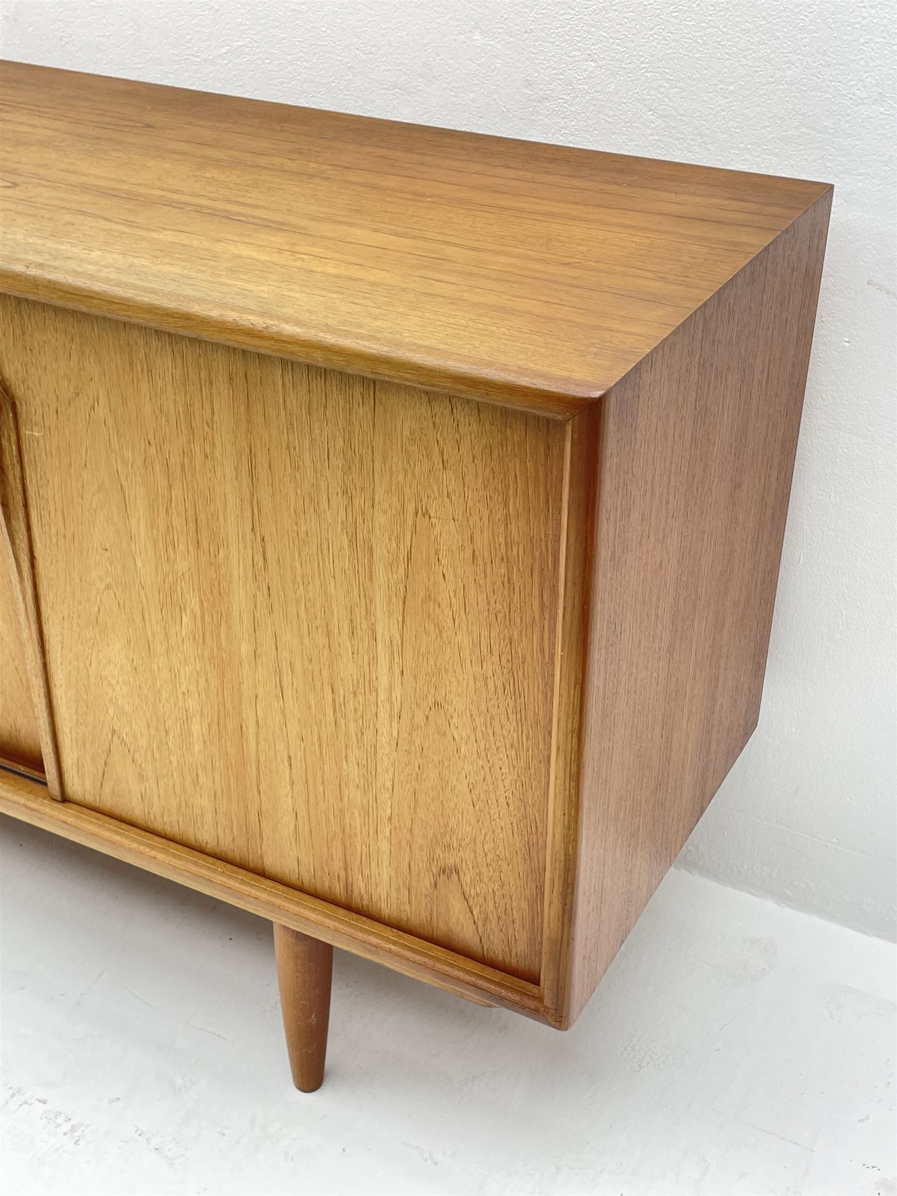 1960s/70s teak sideboard enclosed by four sliding doors - Image 3 of 4