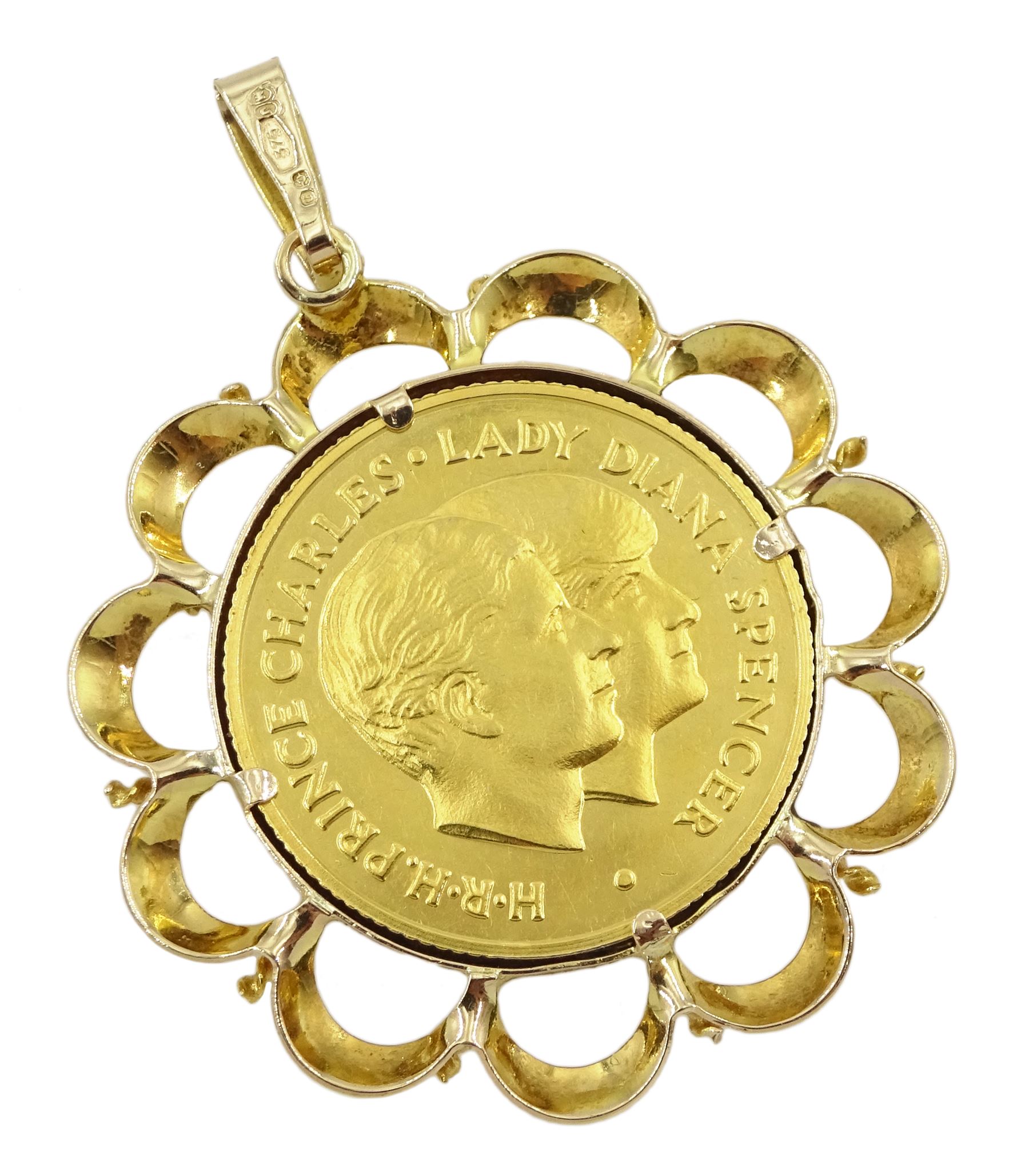 Gold 1981 Prince Charles and Lady Diana medallion - Image 2 of 2