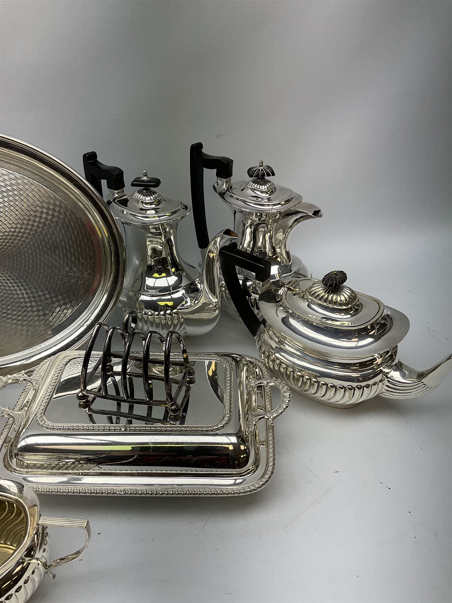 A silver plated six bottle cruet stand - Image 4 of 4