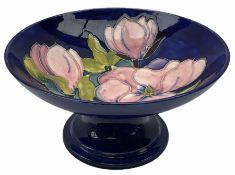 A Moorcroft comport