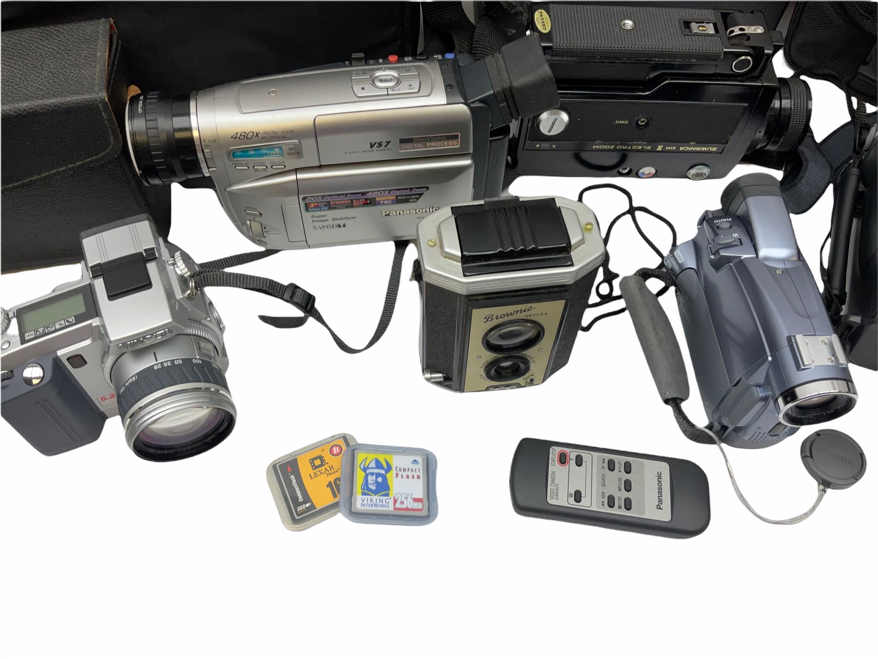 Vintage and later cameras and accessories including - Image 4 of 6
