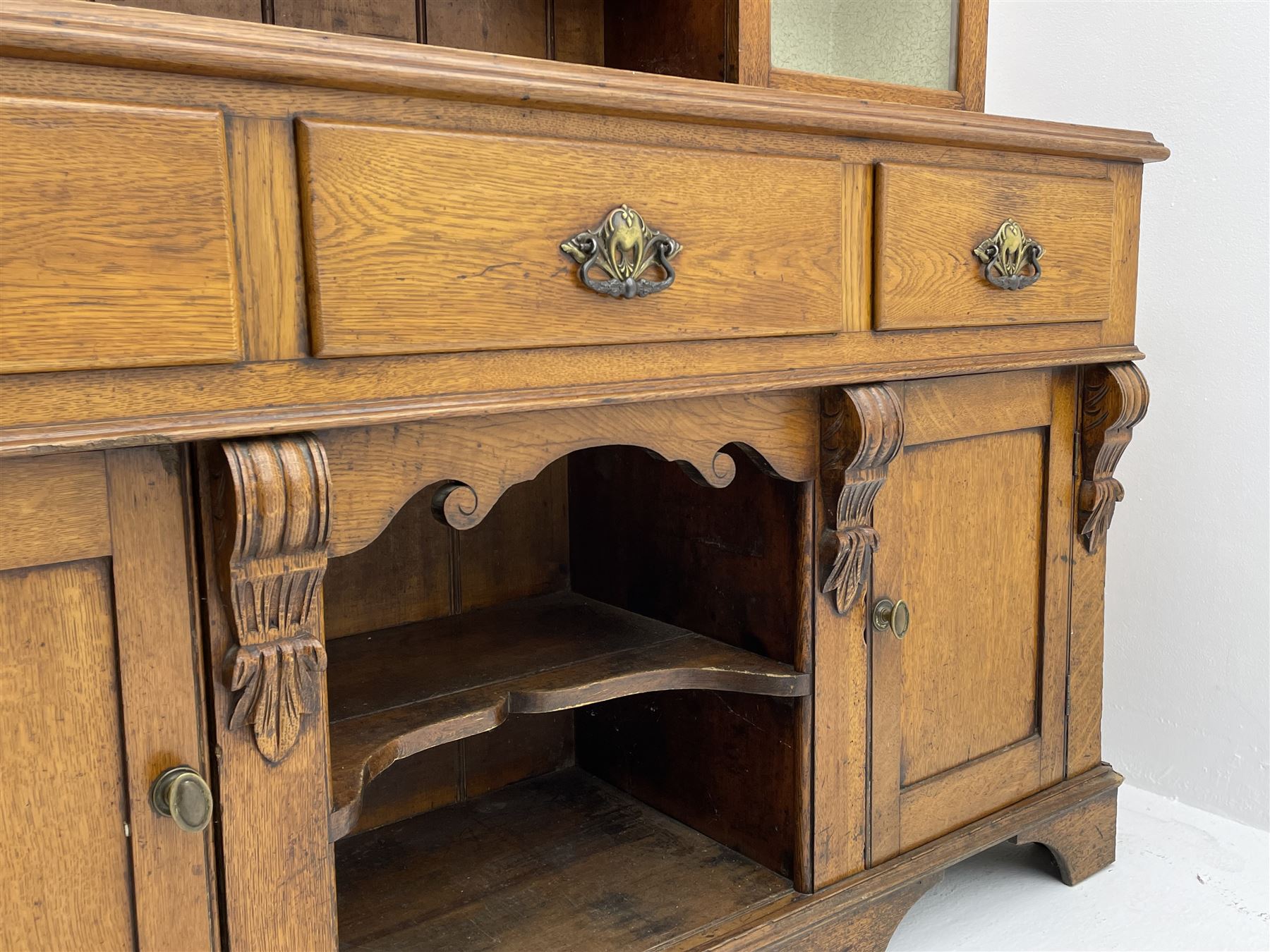 Late Victorian oak dresser - Image 4 of 4