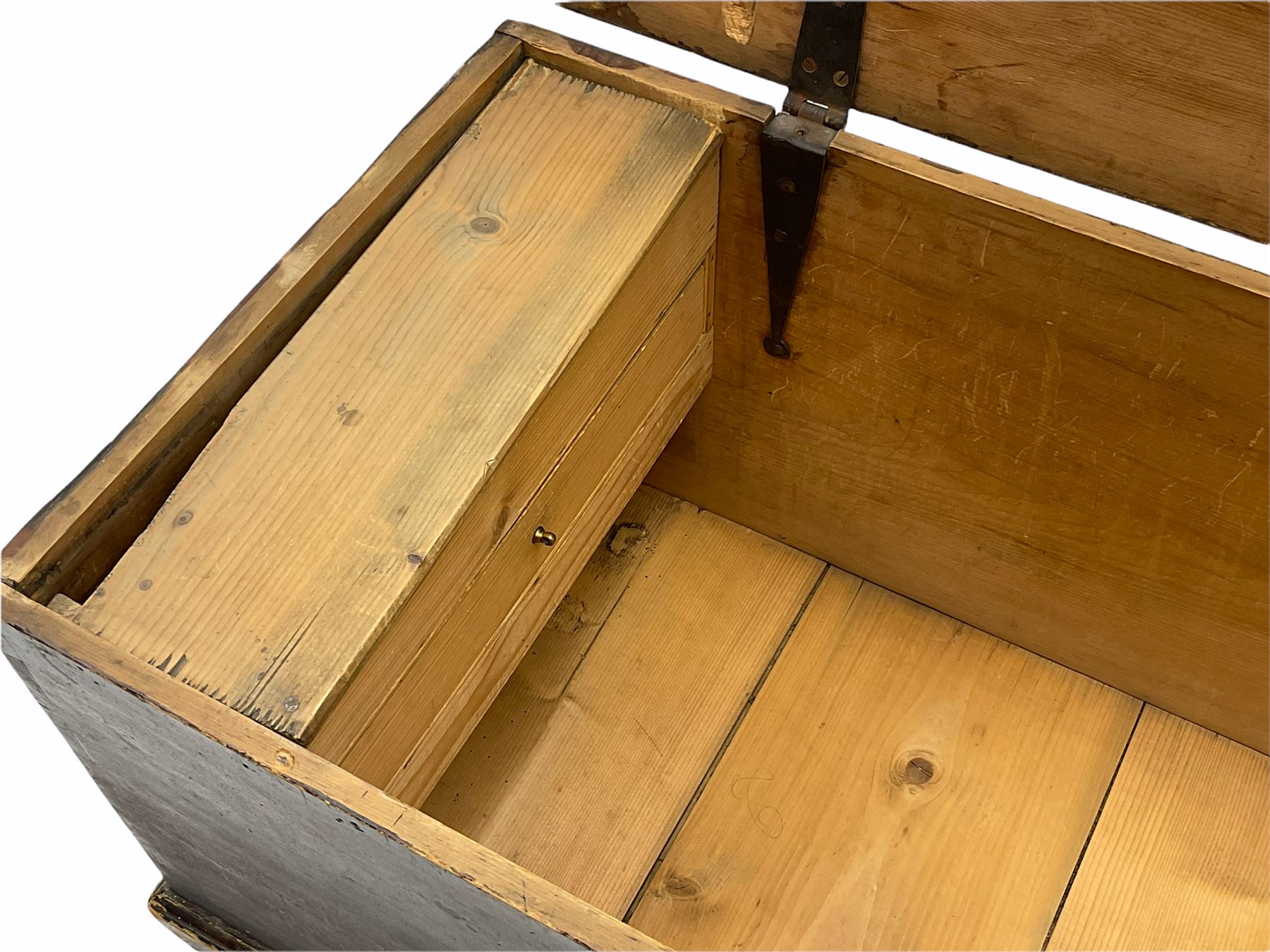 Victorian stained pine blanket box - Image 3 of 4
