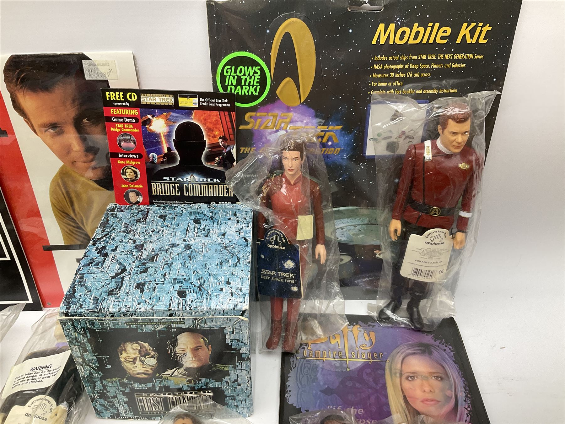 Quantity of Star Trek memorabilia and promotional merchandise including action figures - Image 5 of 7