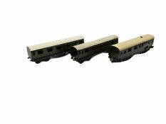 Trix Twin - three-rail Southern EMU three-car set No.11081; unboxed (3)