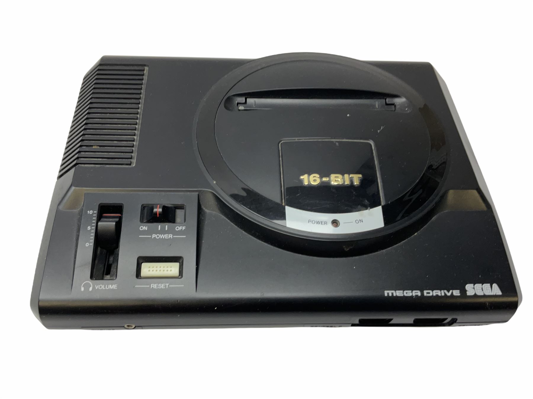 1990s Sega Megadrive 16bit games console with five games comprising Sonic the Hedgehog - Image 5 of 9