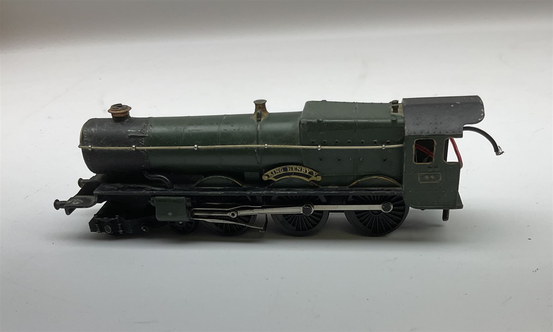 Graham Farish '00' gauge - four locomotives comprising King Class 4-6-0 'King Henry V' - Image 3 of 7