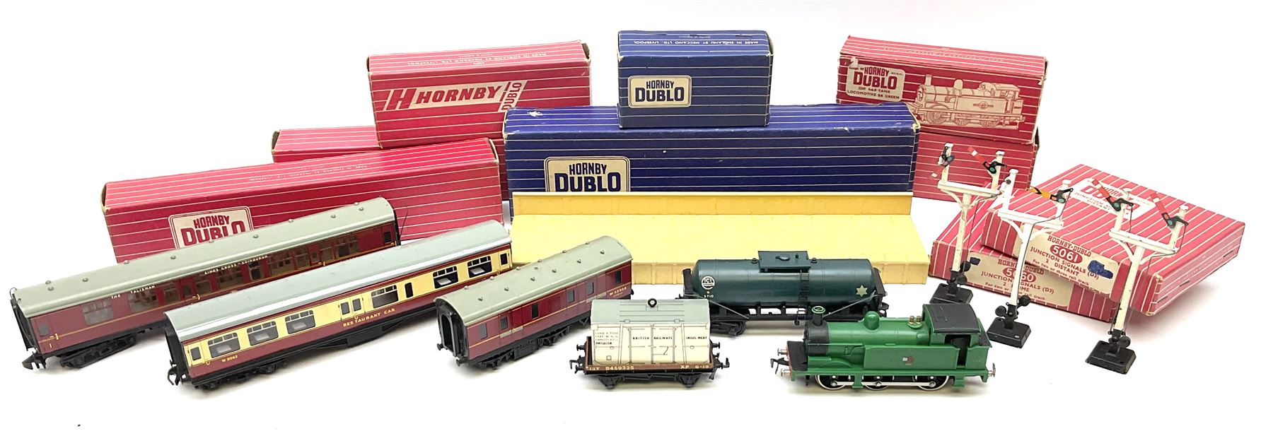 Hornby Dublo - 2207 Class R1 0-6-0 Tank locomotive No.3340; 4685 Caustic Liquor Bogie Wagon; 4076 Si