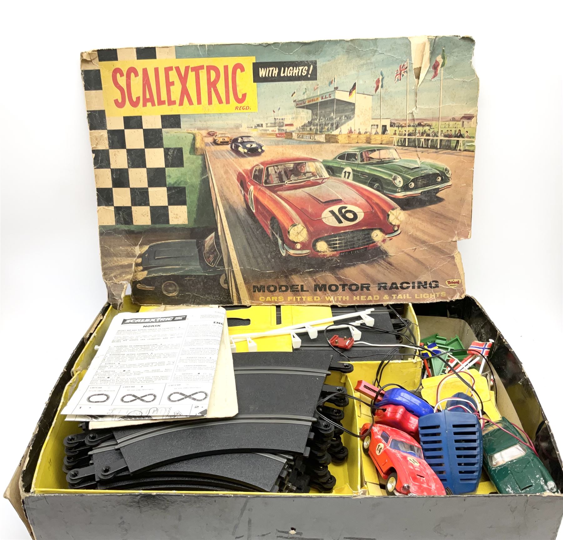 Scalextric - set 60 with Aston Martin and Ferrari cars - Image 3 of 7