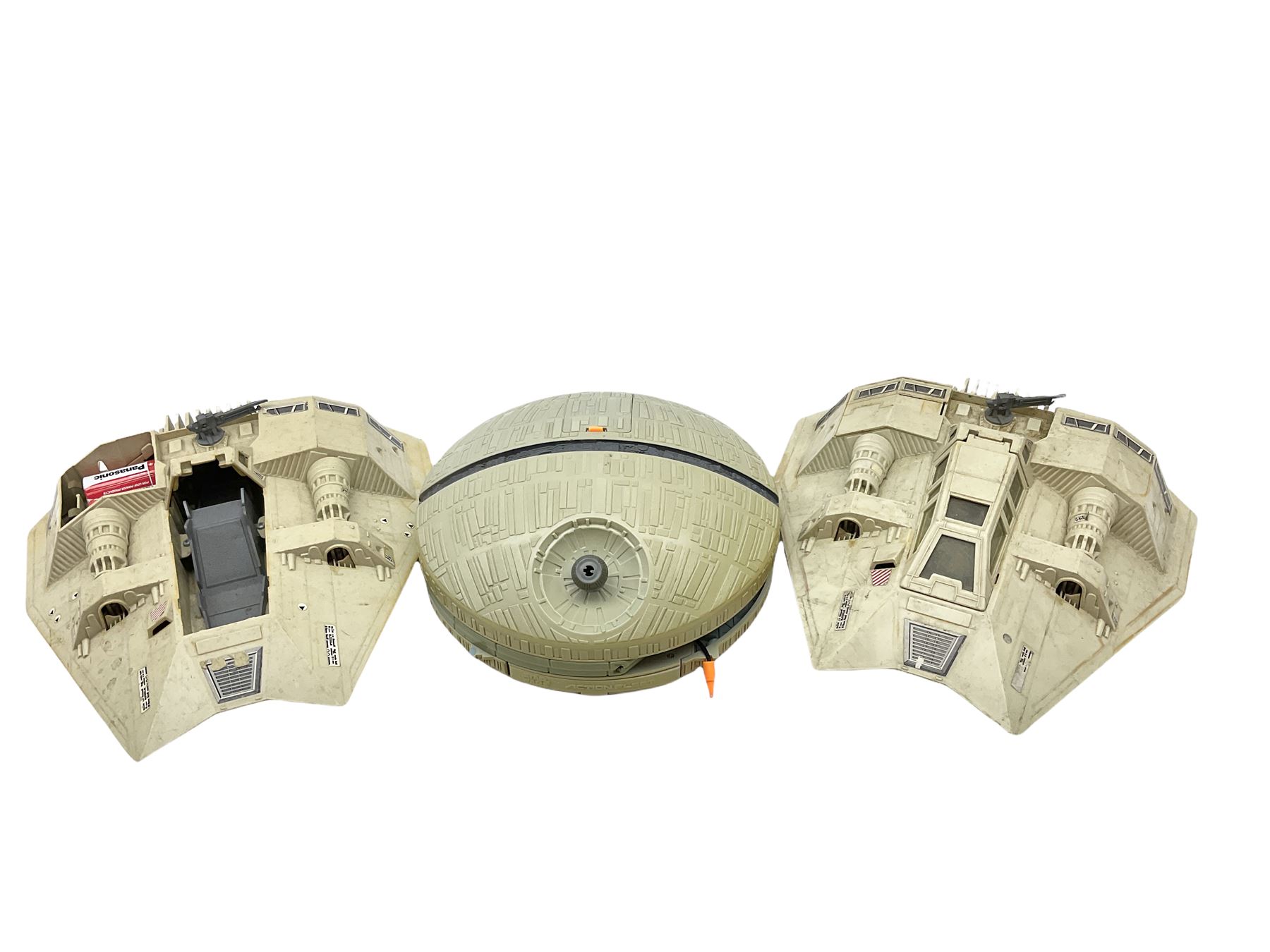 Star Wars - collection of various scale vehicles including two Millenium Falcons - Image 2 of 15