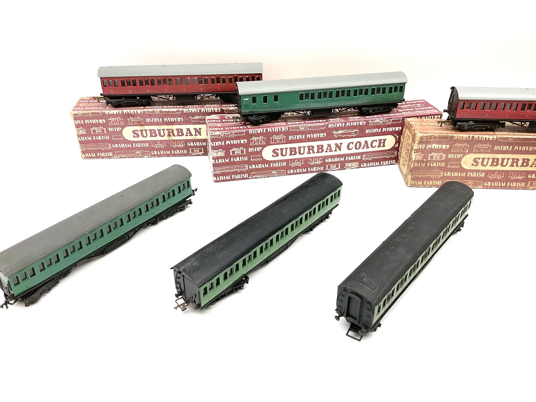 Graham Farish '00' gauge - three BR red Suburban coaches - Image 4 of 6