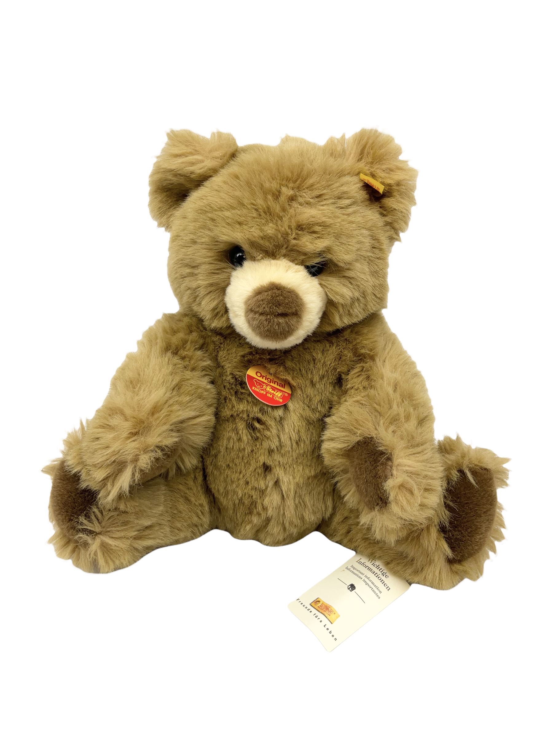 Five modern collector's teddy bears - Steiff 2001 bear No.660177 with tags; Hermann limited edition - Image 4 of 8