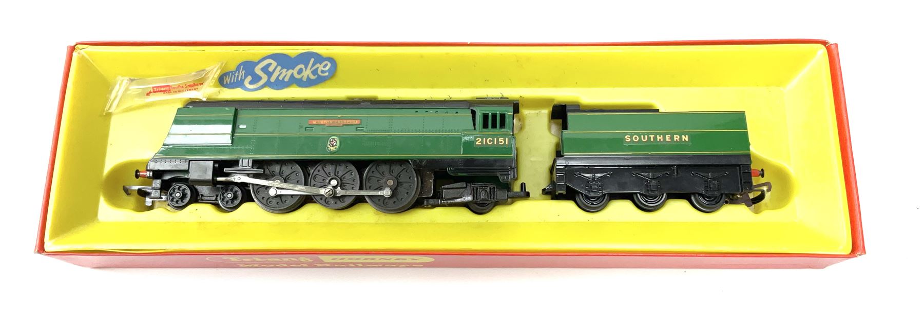 Hornby/Tri-ang Hornby etc '00' gauge - Class BB/WC Battle of Britan 4-6-2 locomotive with smoke No.2 - Image 3 of 16