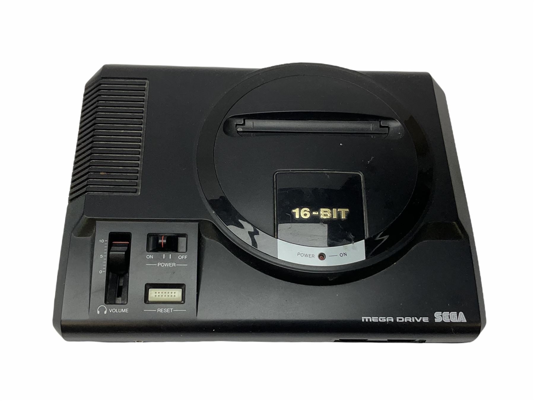 1990s Sega Megadrive 16bit games console with five games comprising Sonic the Hedgehog - Image 4 of 9