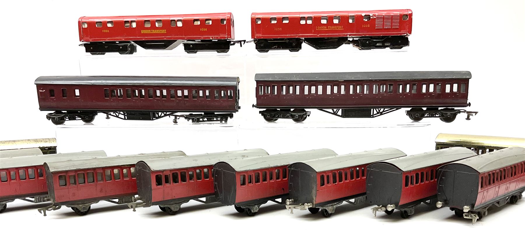 Various Makers '00' gauge - eight Graham Farish plastic short coaches with matching red livery; Ever - Image 2 of 4