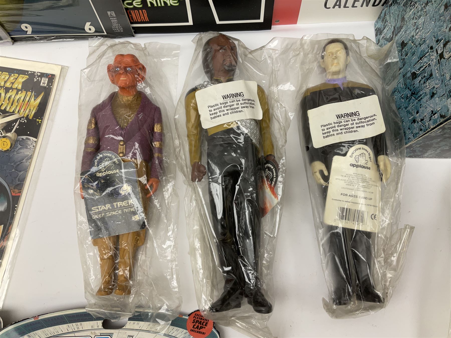 Quantity of Star Trek memorabilia and promotional merchandise including action figures - Image 3 of 7