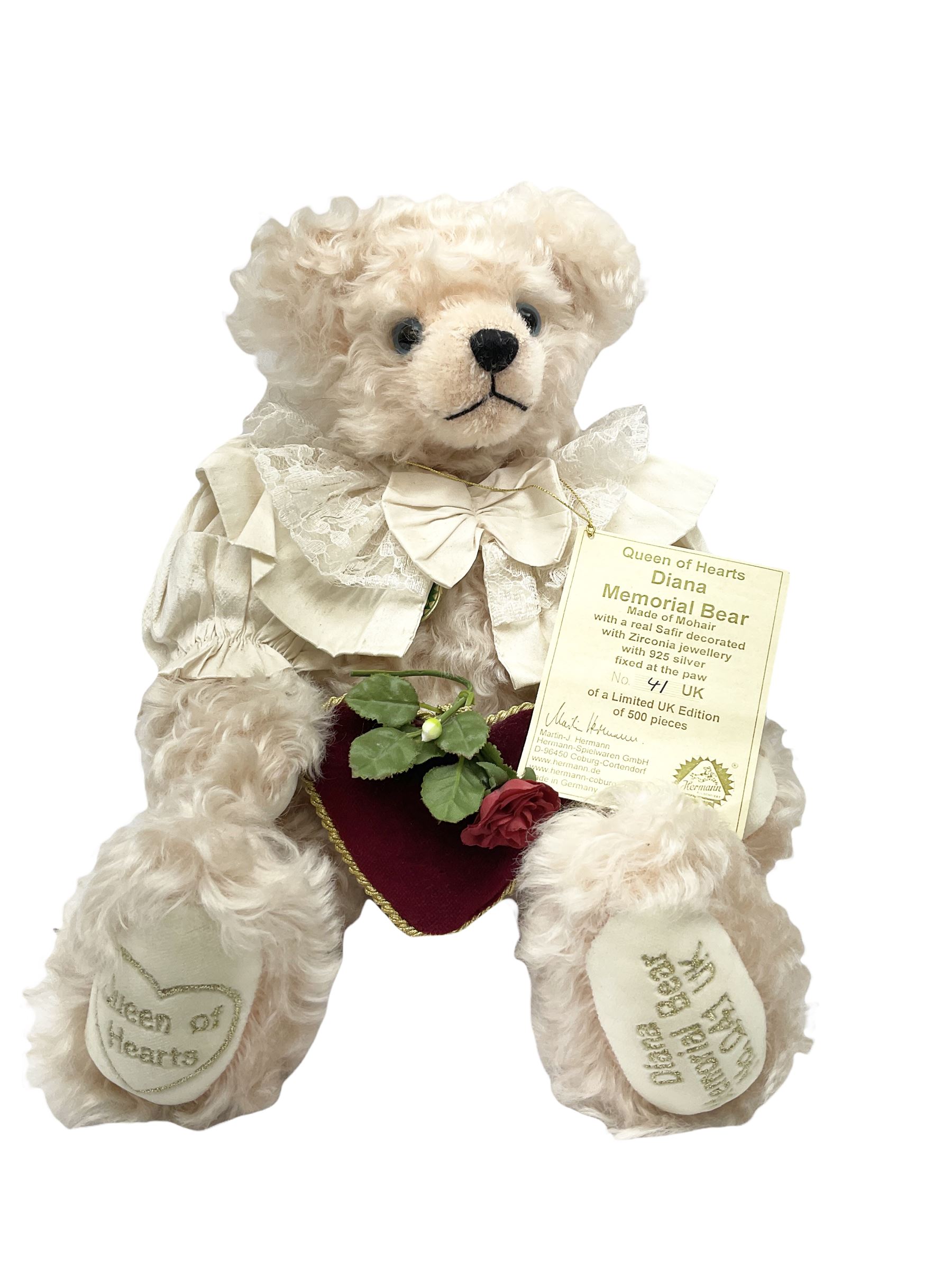 Five modern collector's teddy bears - Steiff 2001 bear No.660177 with tags; Hermann limited edition - Image 6 of 8