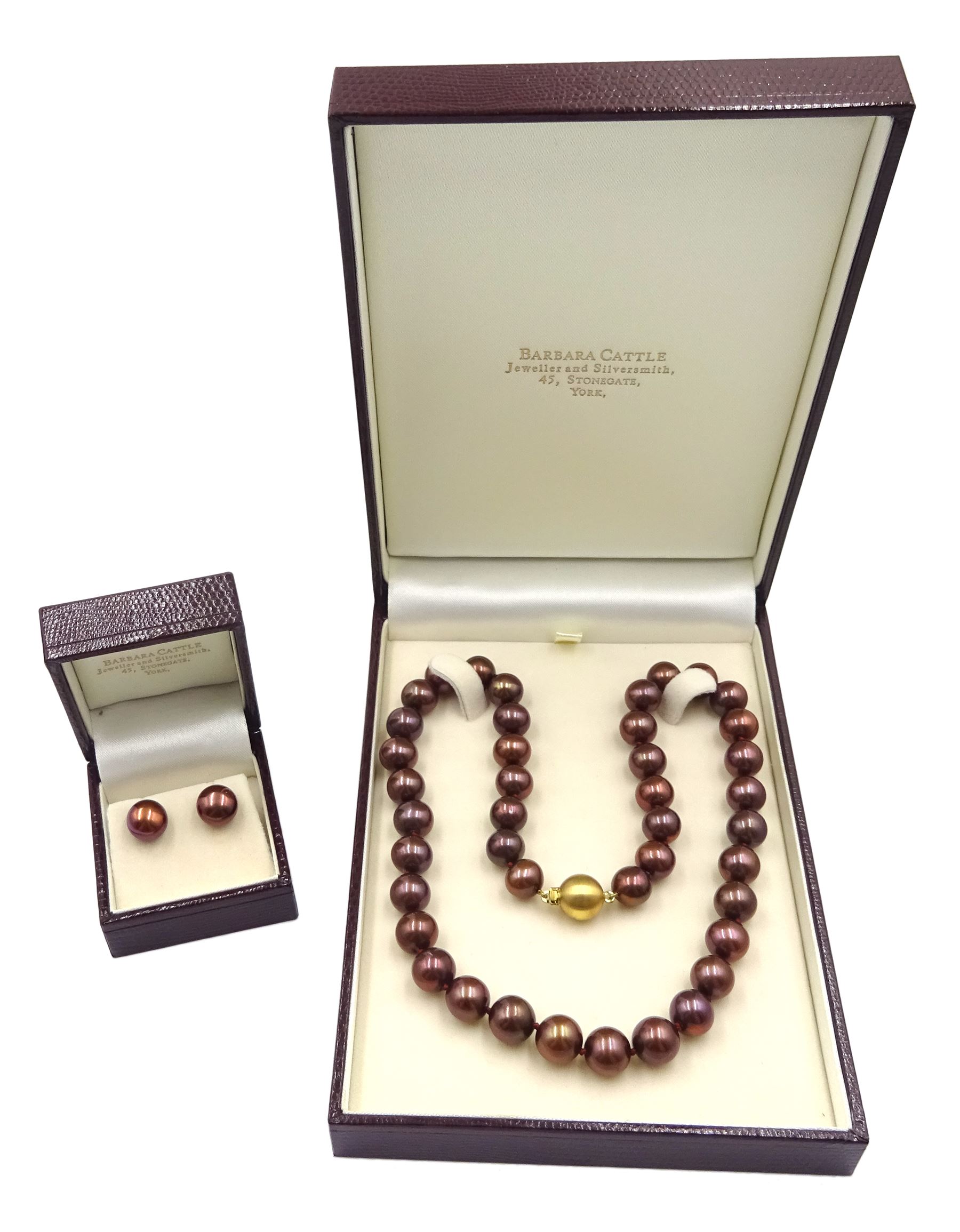 Single strand chocolate pearl necklace