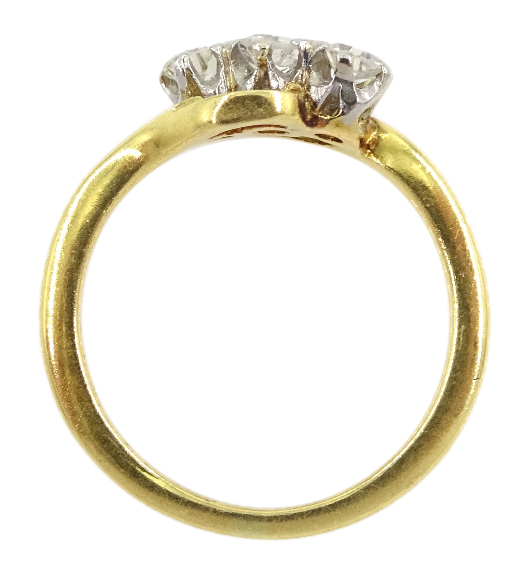 18ct gold three stone diamond ring - Image 2 of 2