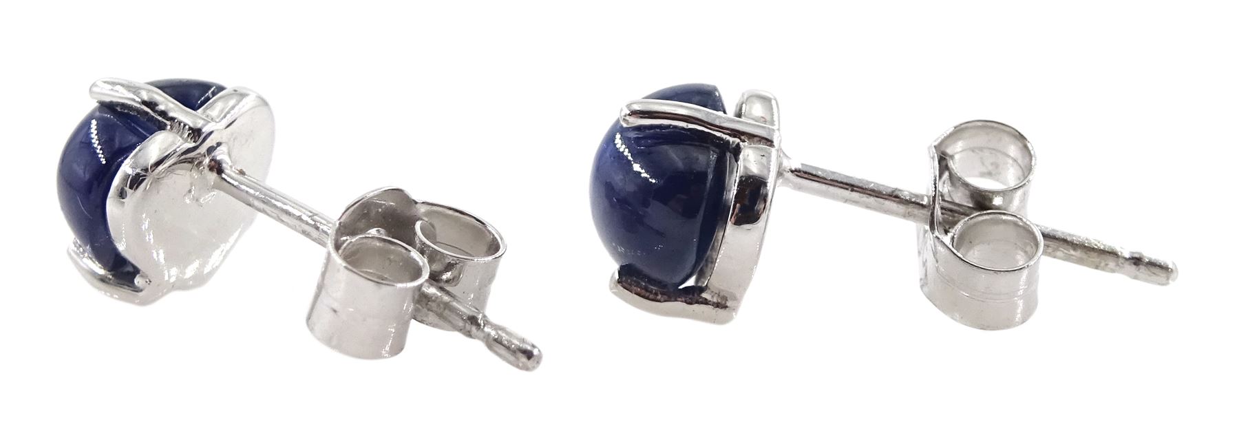 Pair of 18ct white gold heart shaped sapphire stud earrings - Image 2 of 2