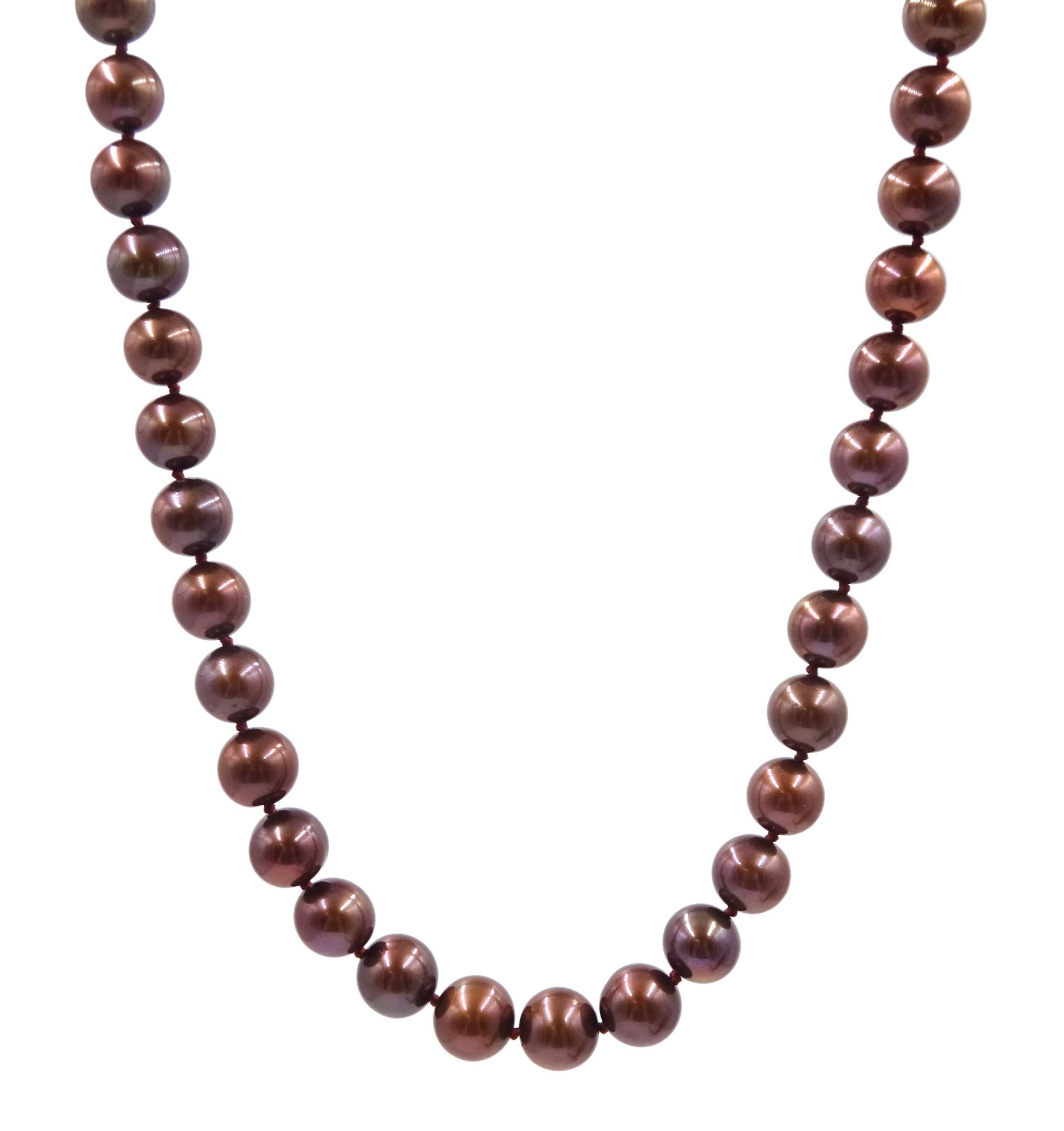 Single strand chocolate pearl necklace - Image 2 of 4