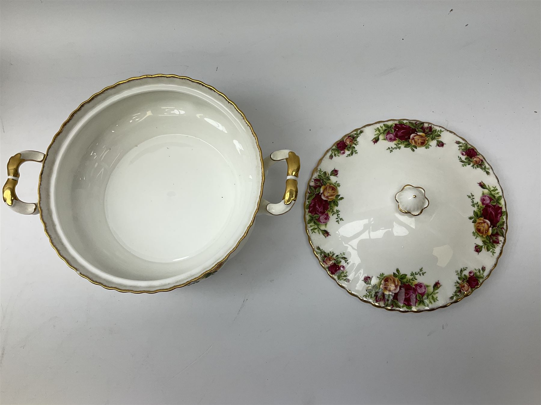 Royal Albert Old Country Roses part dinner and tea service comprising teapot - Image 9 of 13