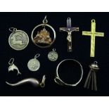 9ct gold pendants including crosses and tassel