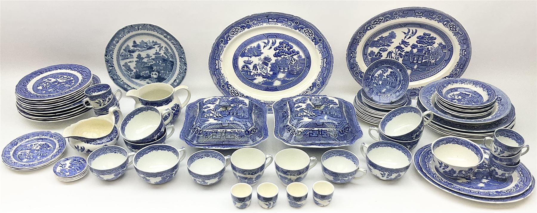 Late 18th/early 19th century Chinese export dinner plate