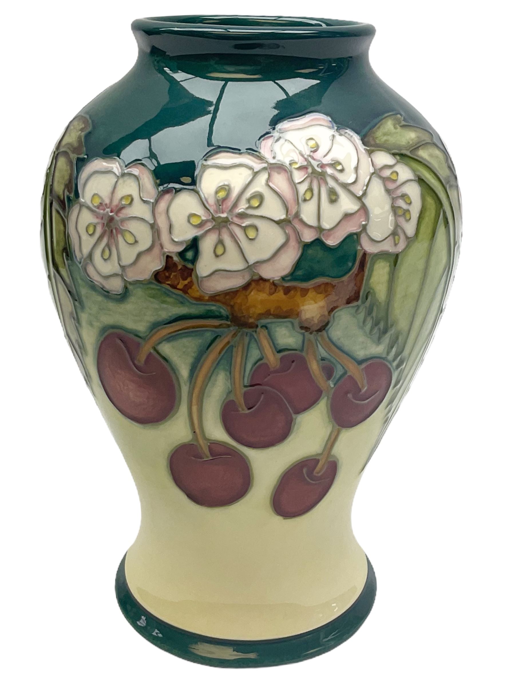 Moorcroft vase - Image 2 of 4