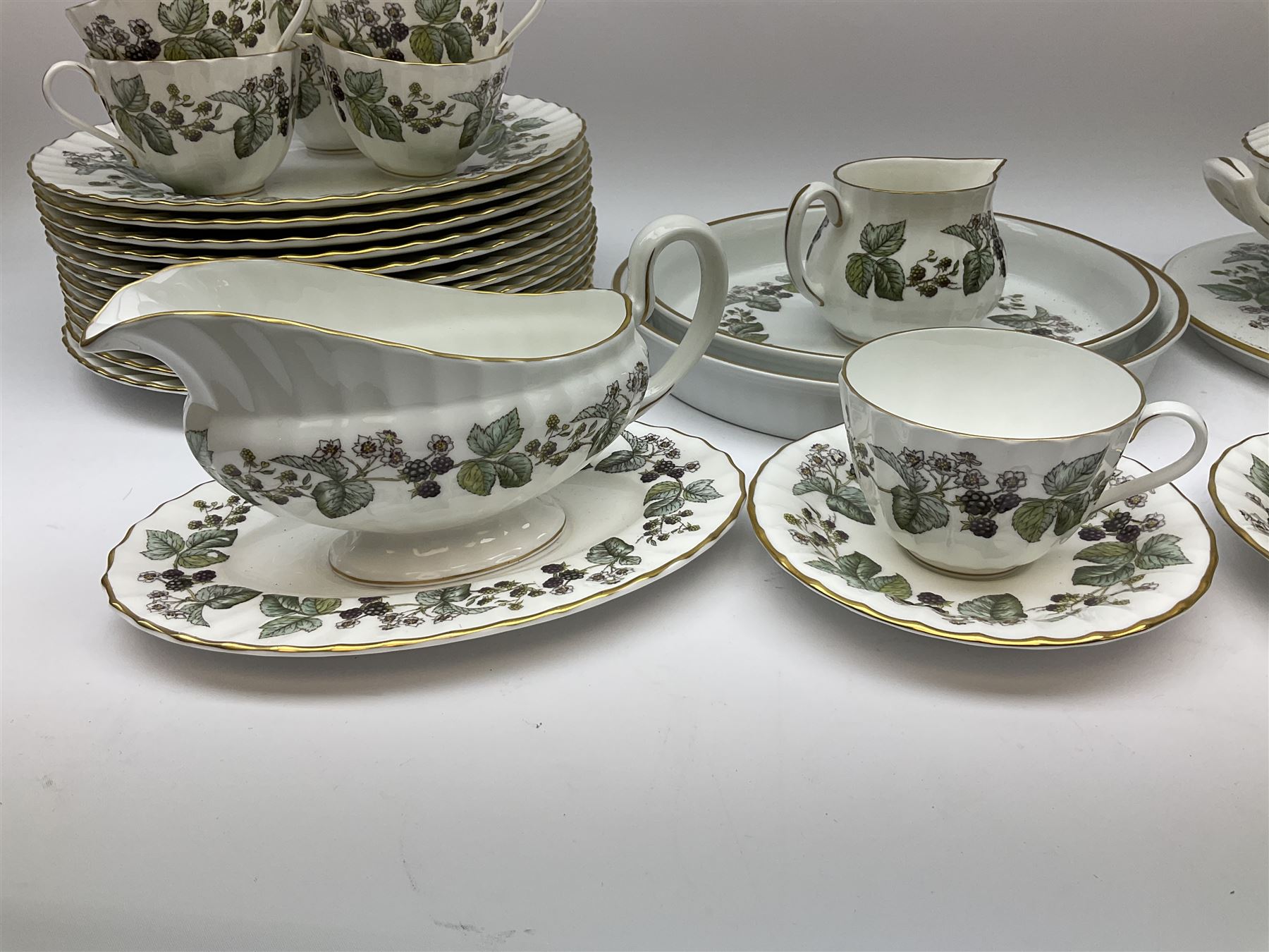 Royal Worcester dinner and tea wares - Bild 4 aus 10