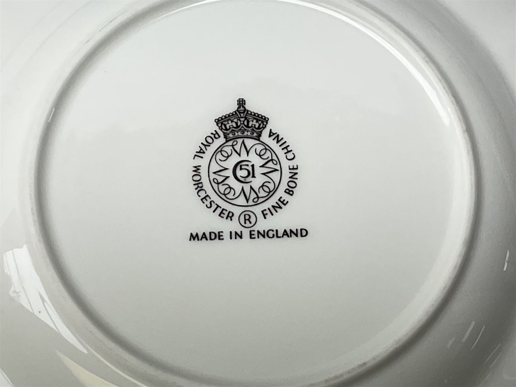 Royal Worcester dinner and tea wares - Bild 9 aus 10