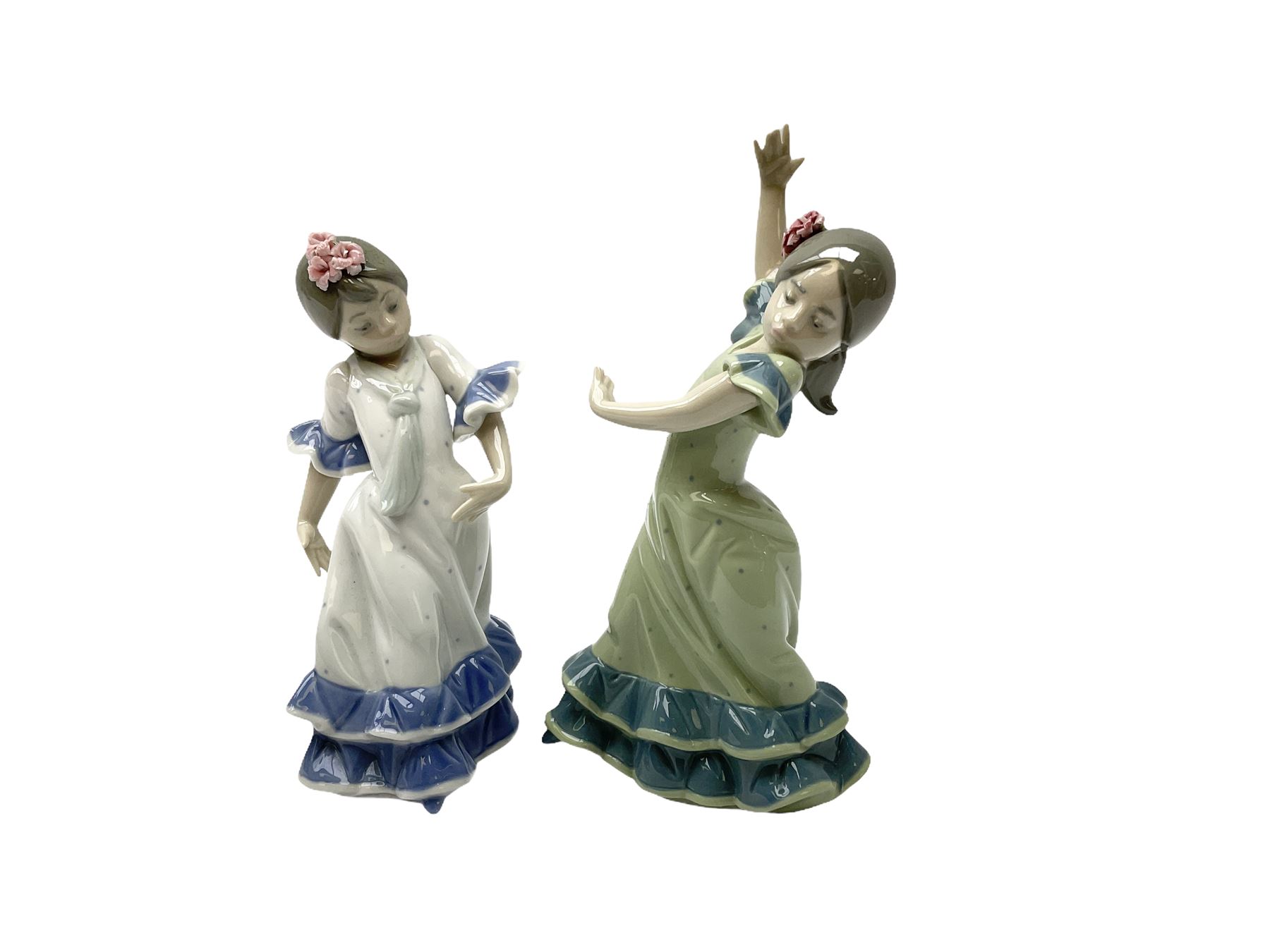 Lladro figure modelled as a female figure playing the flute - Image 7 of 9