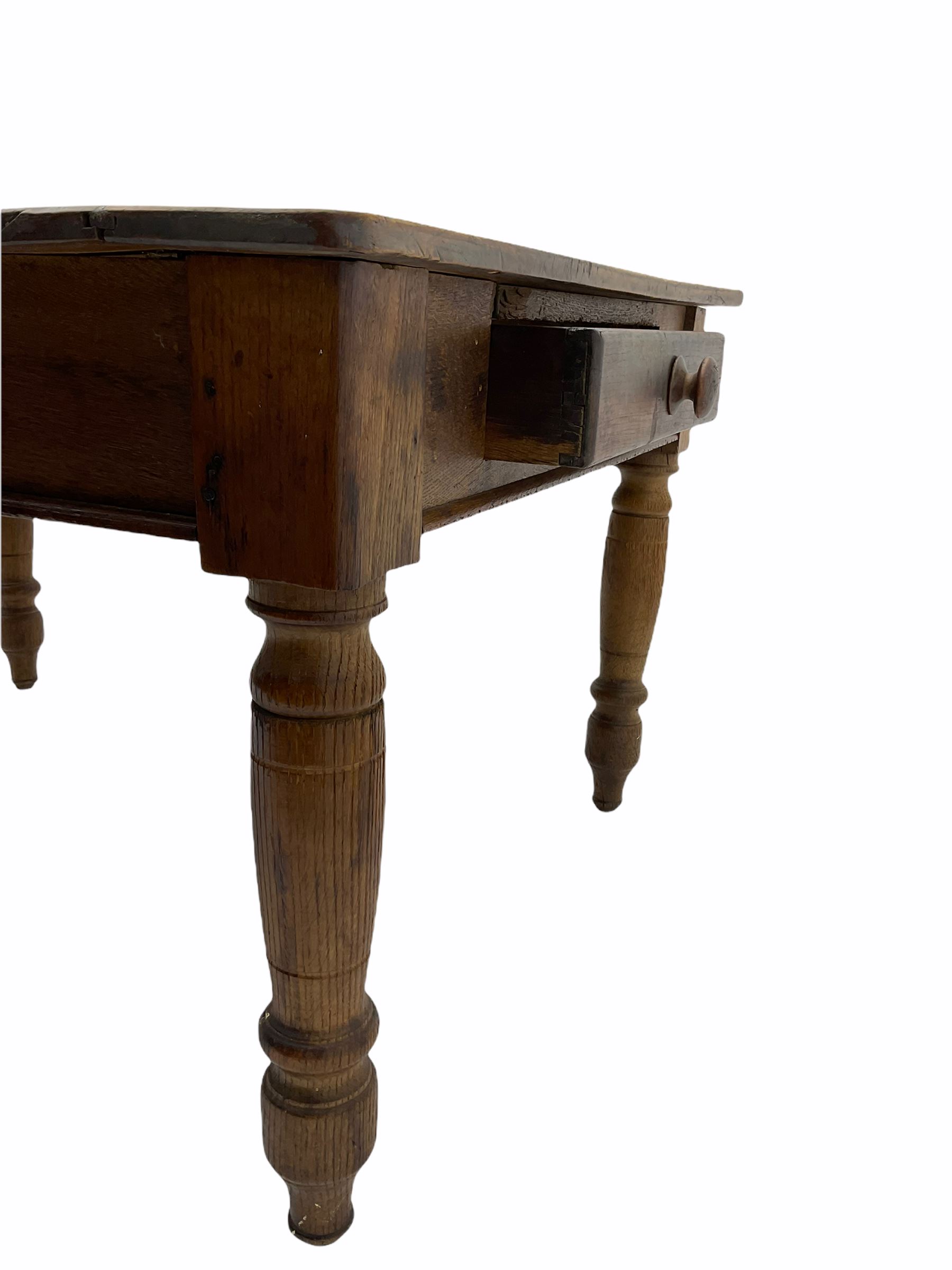 19th century oak and sycamore kitchen table - Image 4 of 8